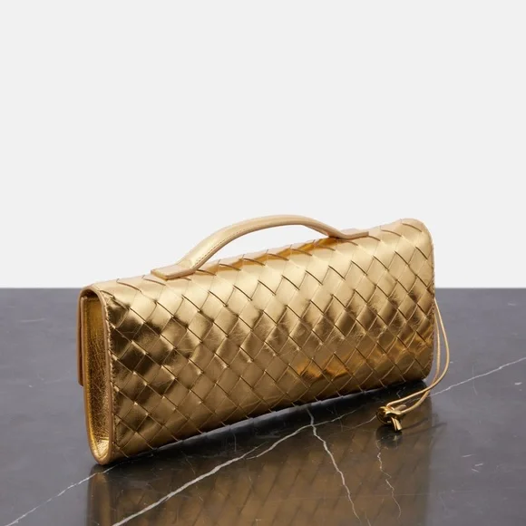 BOTTEGA VENETA Andiamo Clutch - Picture 3 of 15